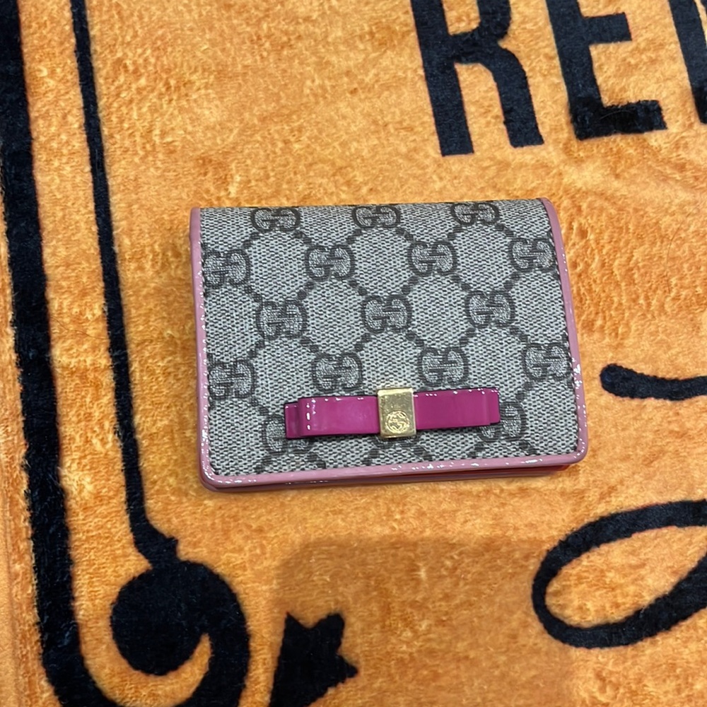 Gucci GG Supreme Bow Wallet